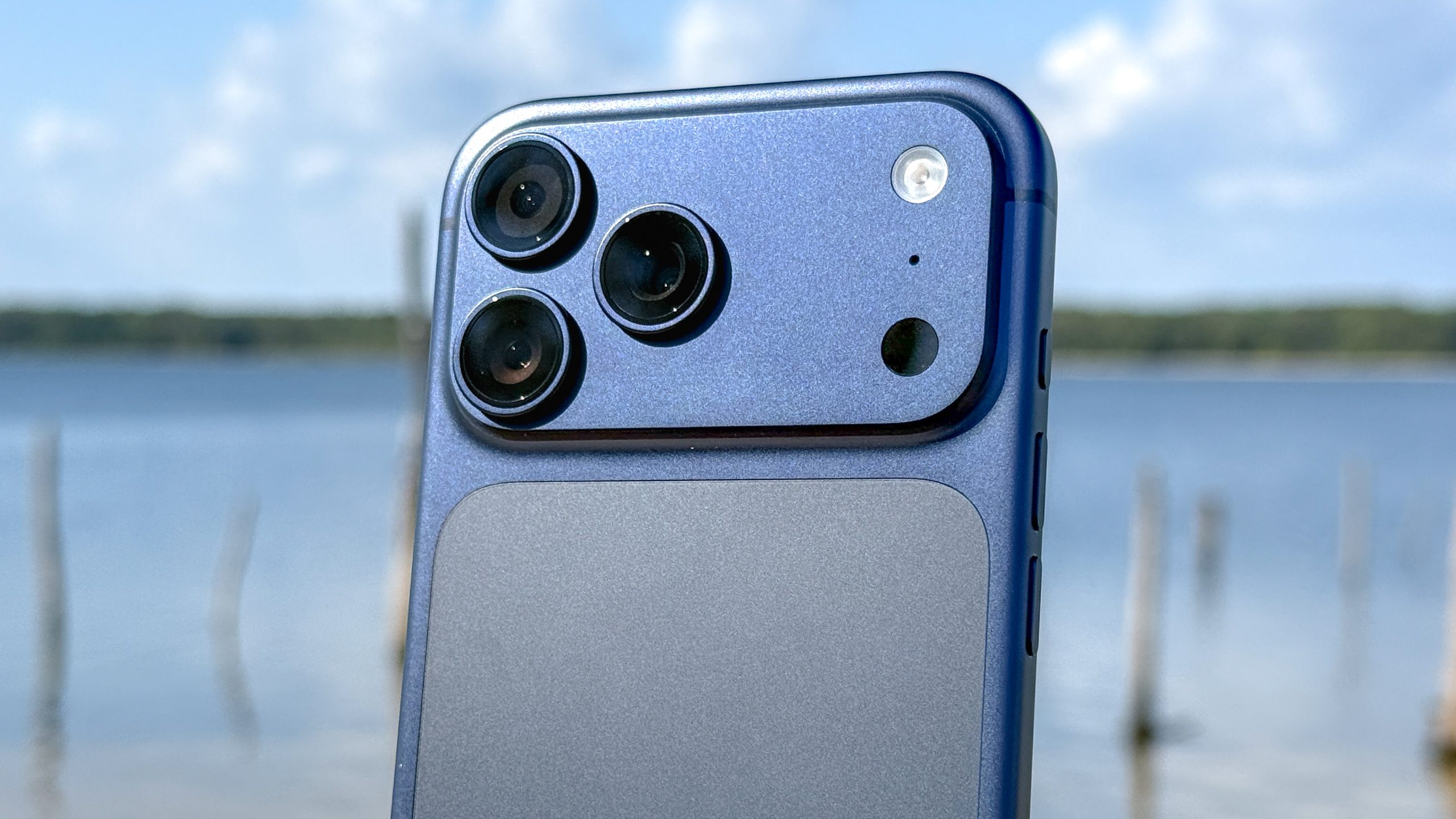 “Mengejutkan”: Pengguna menemukan cacat desain iPhone 17 besar