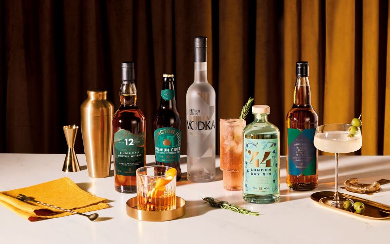 ROBOT Food Reimagines CO-OP's yang tak tertahankan dan sari buah apel dengan mendongeng dan kerajinan